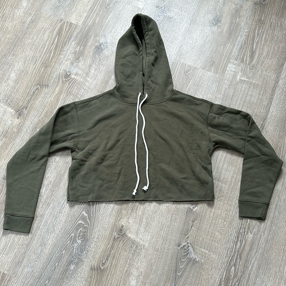 Wild Fable Olive Green Crop Hoodie Size Medium - Picture 1 of 2